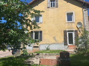 EN EXCLUSIVITE ! APPARTEMENT AVEC ENTREE INDIVIDUELLE A RENOVER A SAINT MAURICE SUR MOSELLE !