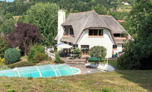 COUP DE COEUR  POUR CETTE MAISON ATYPIQUE DE 178M2 SUR LA COMMUNE DE SAULXURES SUR MOSELOTTE