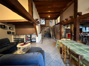 SAPOIS : 3 KMS DE VAGNEY, MAISON DE 210 m² !