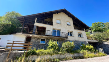 1 KM DU CENTRE MAISON COSSUE 8 PIECES 272 m²,