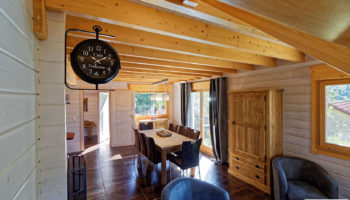 BEAU CHALET 4 PIECES AV SAUNA ET JACUZZI.