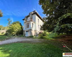 CORNIMONT COUP DE COEUR POUR CETTE TRES BELLE MAISON DE MAITRE A RENOVER