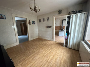 BELLE OPPORTUNITE D’INVESTISSEMENT : MAISON MITOYENNE 90 m² SUR TERRAIN DE 320 m². AV GARAGE et REMISE
