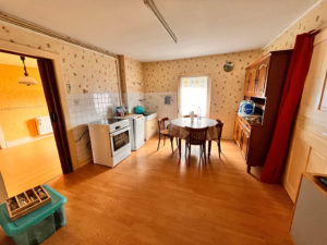 A DEUX PAS DU CENTRE, BEAU POTENTIEL POUR CET APPT DE 77 m²