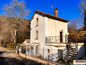SAINT-MAURICE-SUR-MOSELLE : BEAU POTENTIEL POUR CETTE MAISON