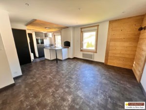 APPARTEMENT RENOVE PROCHE SKI ET RANDONNEES. AV STATIONNEMENTS CELLIER JARDIN