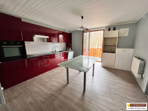 RARE A LA VENTE ! APPT 2 CHAMBRES. CAVE GARAGE ET TERRAIN PRIVATIFS