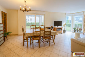 LA BRESSE ! Rez-de-jardin 92 m² en hyper-centre avec terrain privatif