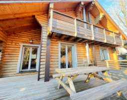 Chalet d&rsquo;exception en rondins ! RARE A LA VENTE