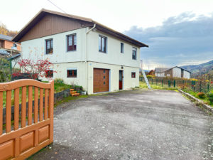 COMPROMIS  SIGNE ! ENVIRONNEMENT CALME  ET VUE IMPRENABLE SUR LA VALLEE