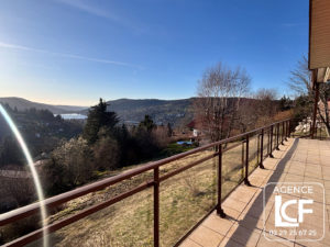 Chalet avec terrasse et vue dégagée sur le lac de Gérardmer