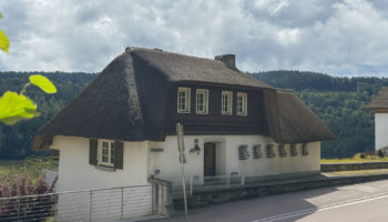 LE THOLY ! SUPERBE MAISON D&rsquo;ARCHITECTE AVEC VUE SUR LA VALLEE